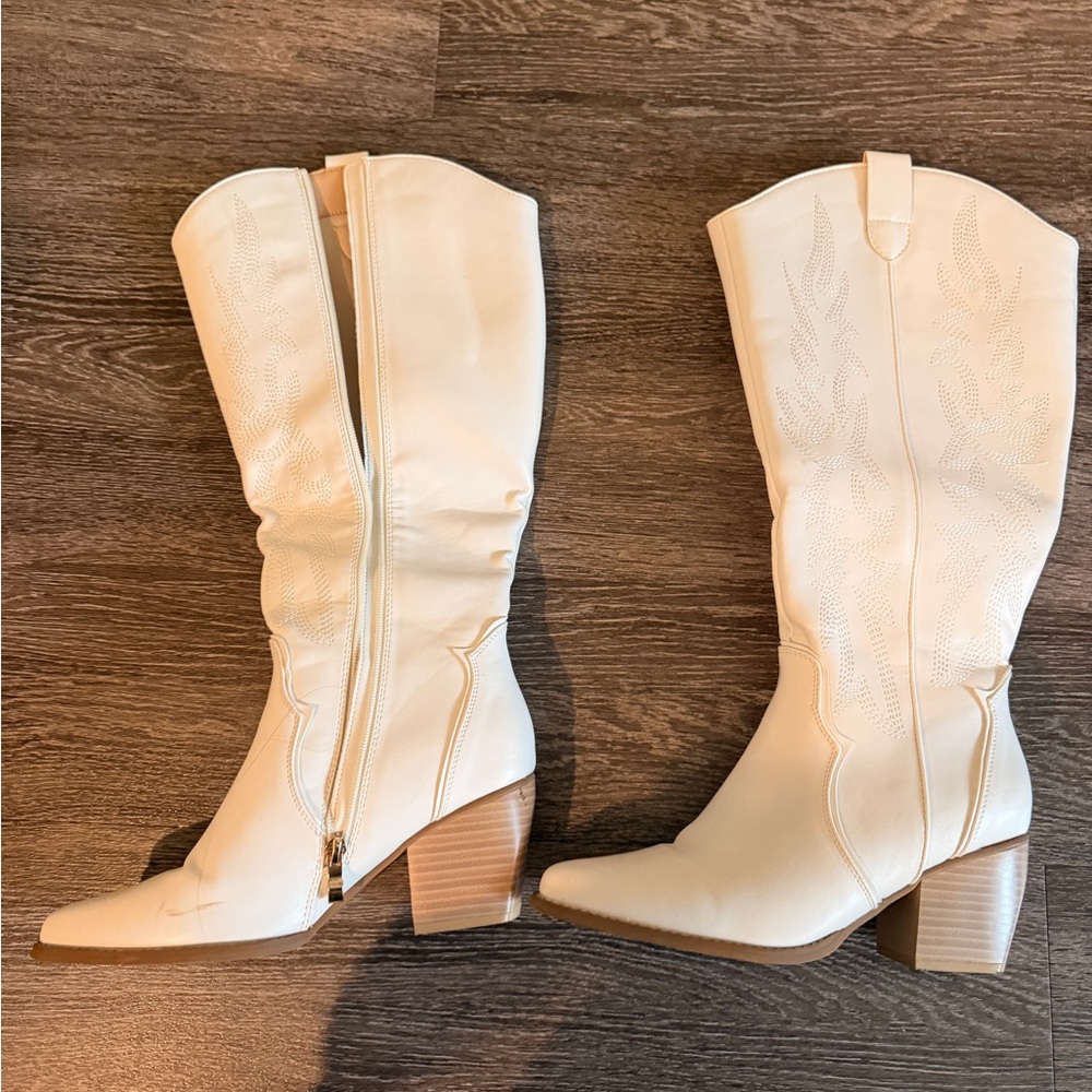 Women's White Western Boots - Picture 6 of 8